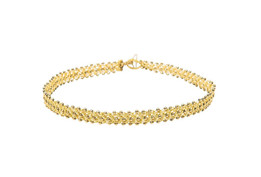 Tennis lace choker/double bracelet, gold close up