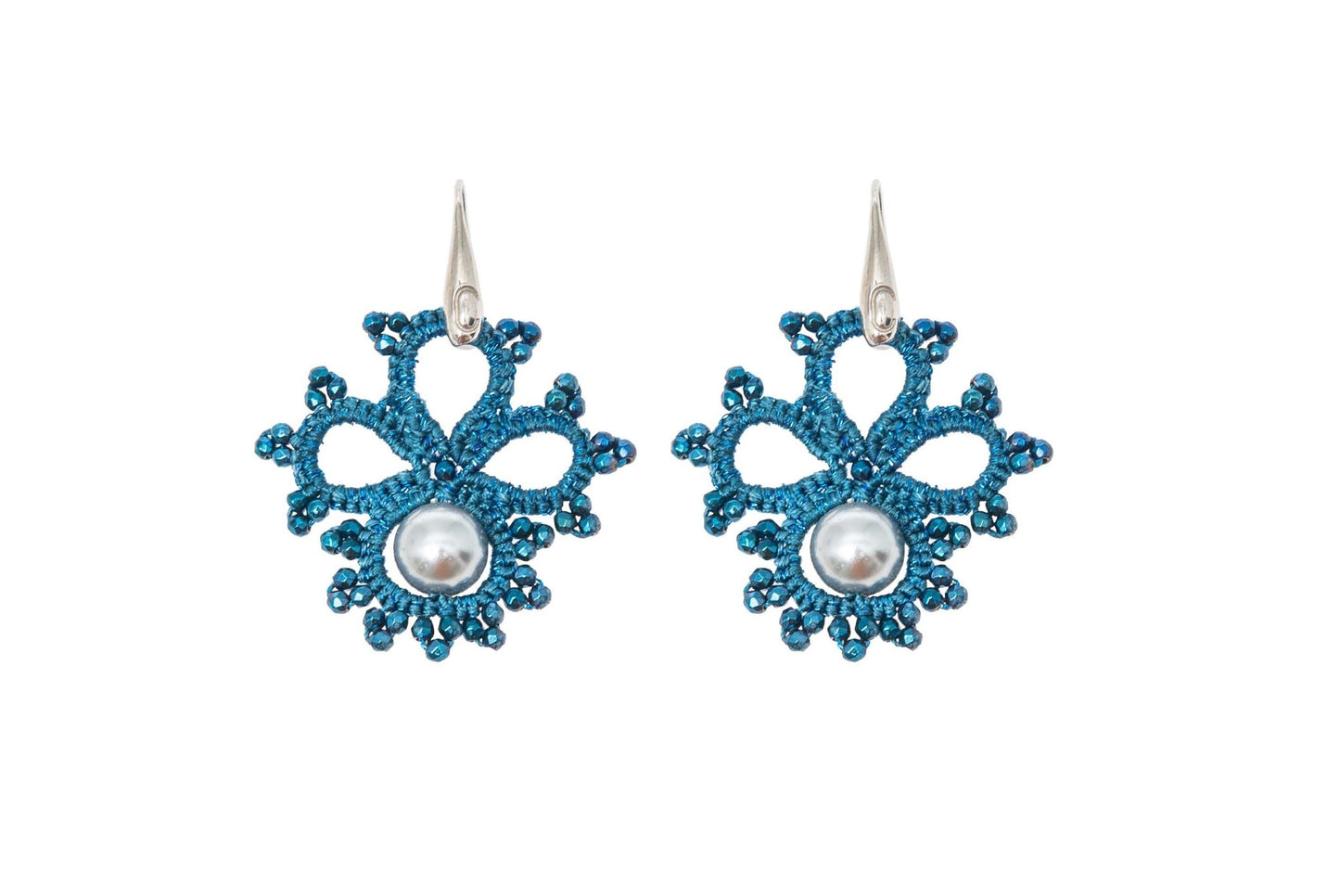 Claire handcrafted gemstone lace earrings med blue