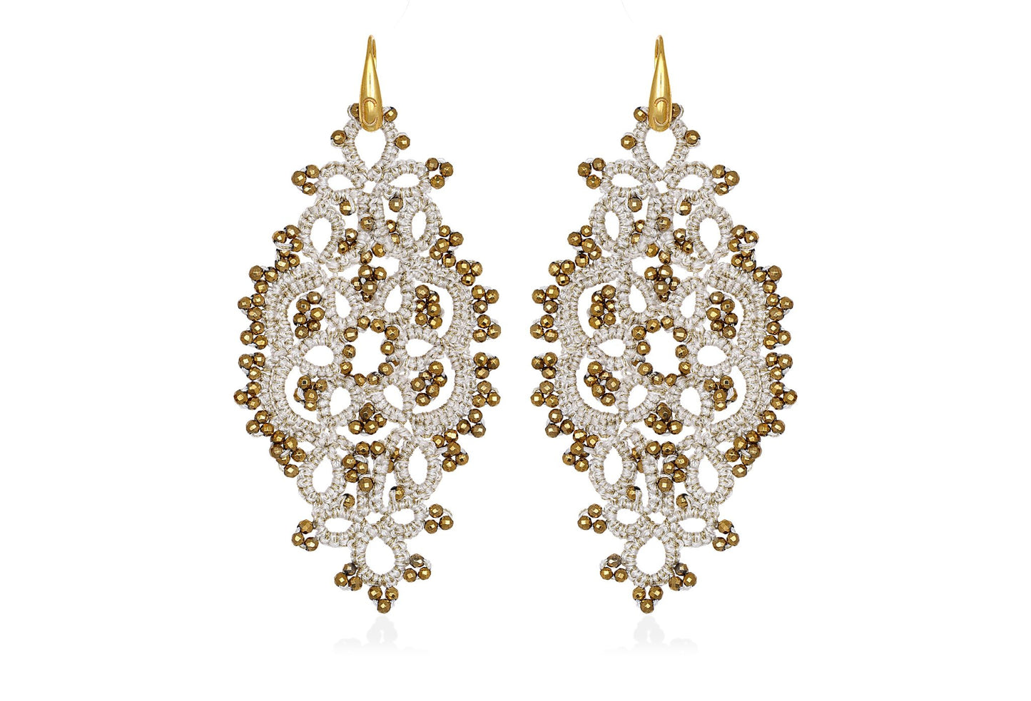 Alexandra lace earrings creme gold close up