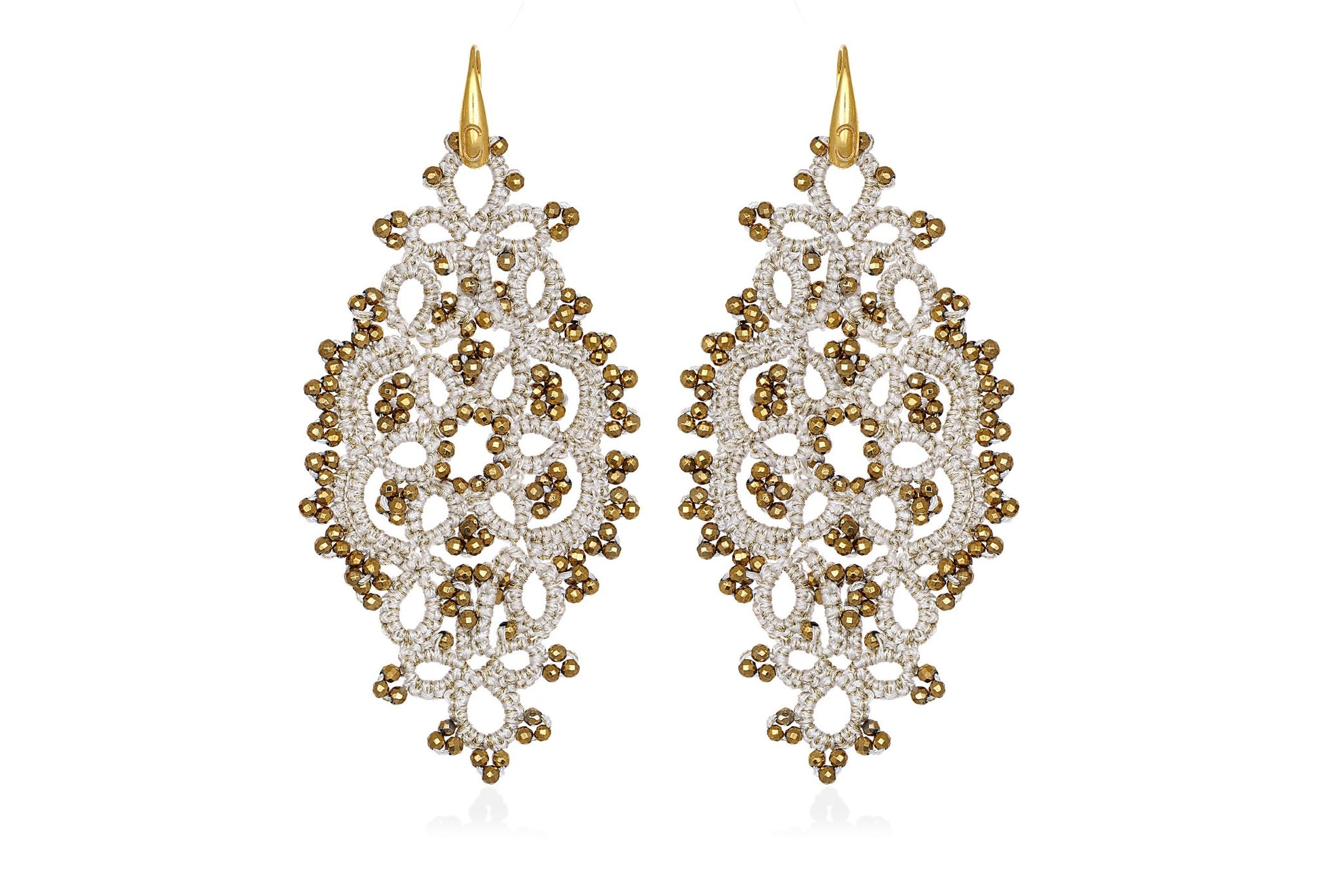 Alexandra lace earrings creme gold close up