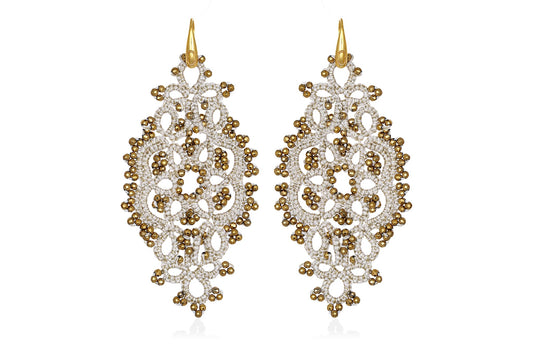 Alexandra lace earrings creme gold close up