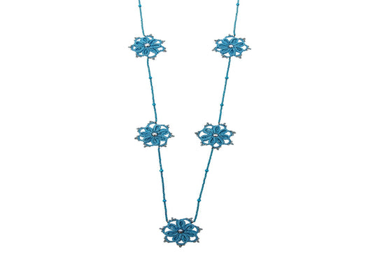 Rosette handcrafted gemstone lace necklace med blue 