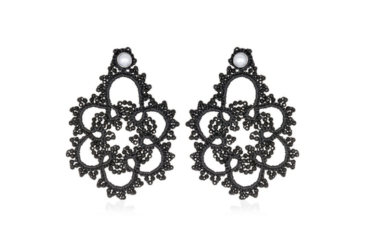 Flower lace earrings, black