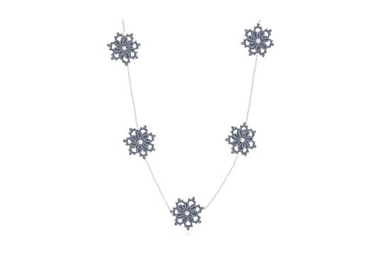 Rosette lace necklace, grey silver