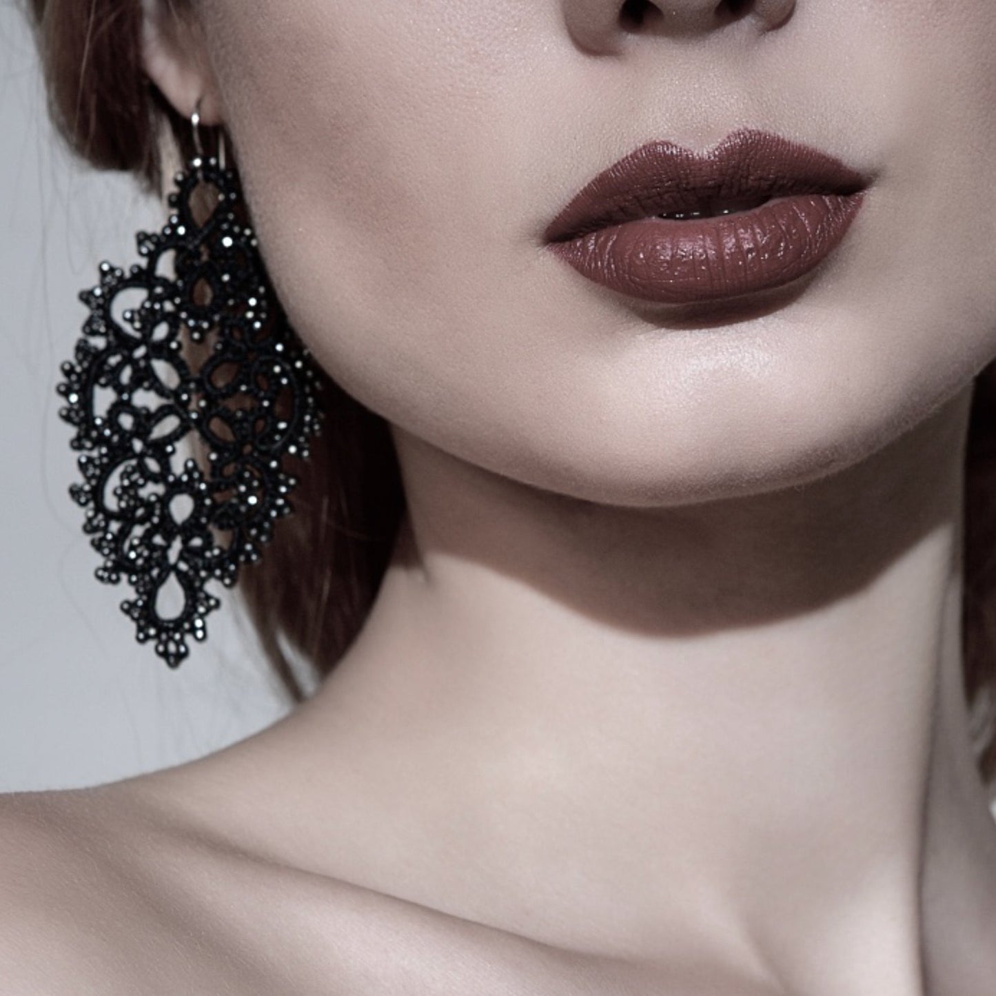 Diana bi-tone lace earrings, black beige dark grey