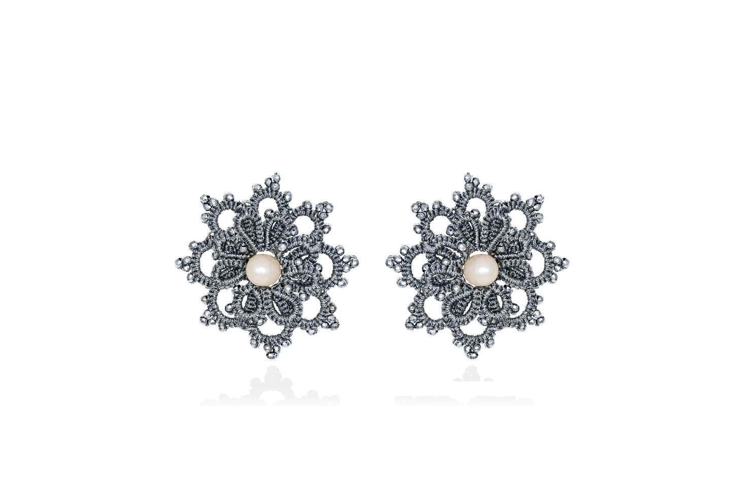 Rosette lace earrings, grey silver